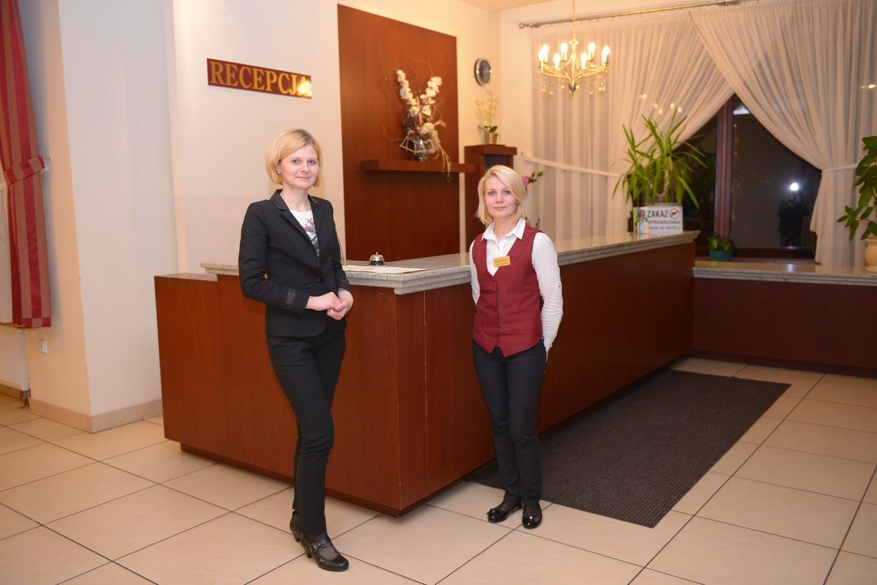 Hotel Pod Debami Terespol Exteriér fotografie